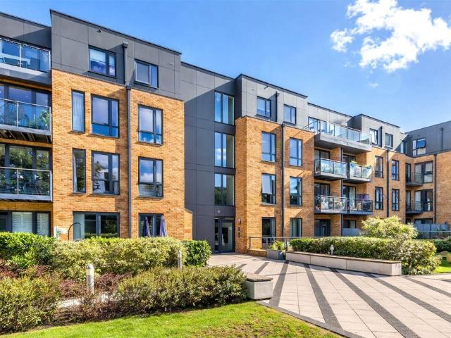 Flat for sale in Balham, Greater London
