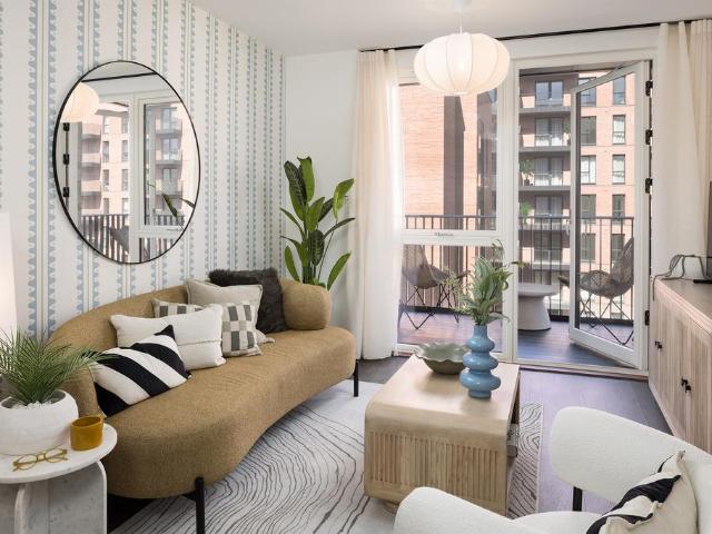 Flat for sale in Harrow Weald, Greater London