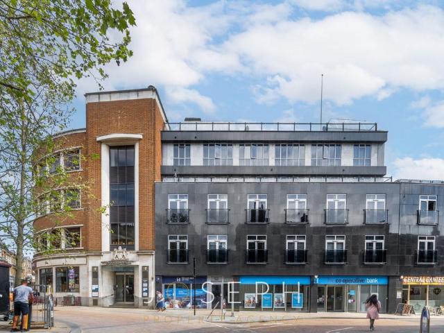 Flat for sale in Key Street, Suffolk