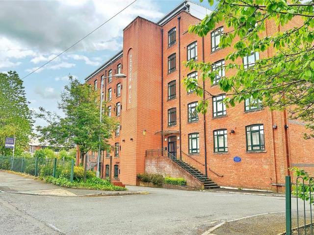 Flat for sale in Hurst, Greenheys