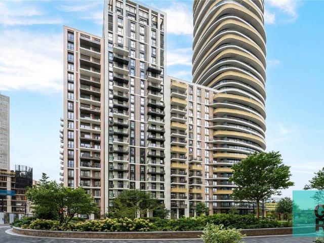 Flat for sale in North Kensington, Greater London