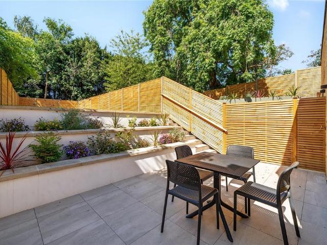Flat for sale in London Borough of Ealing, Greater London