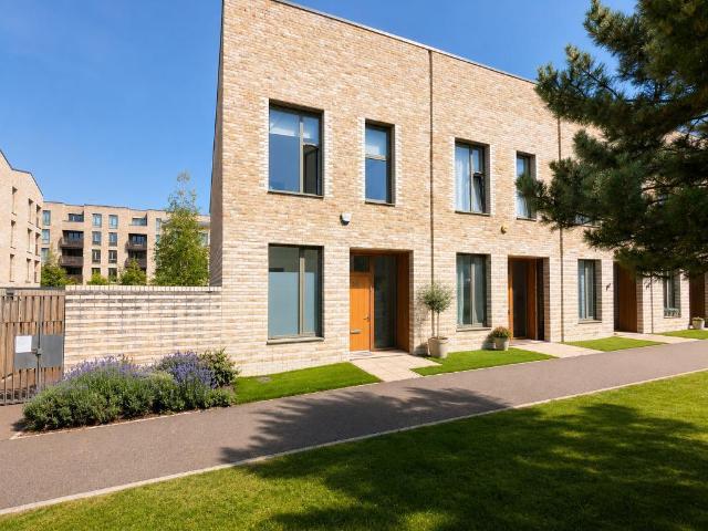 House for sale in Greater London