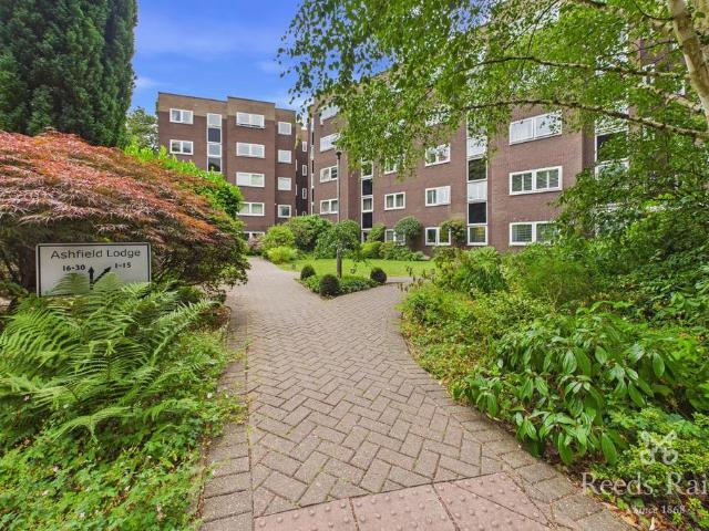 Flat for sale in Georgia, Greater Manchester