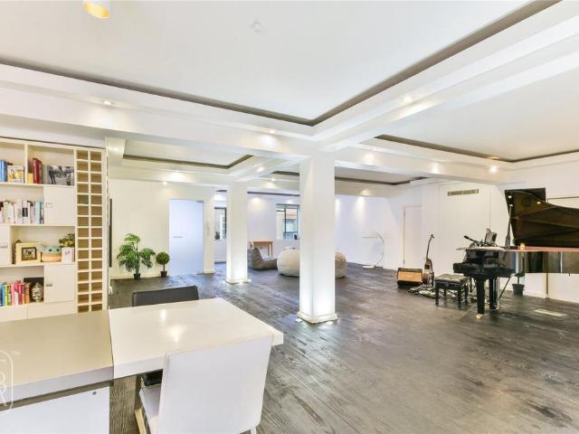 Flat for sale in Spitalfields, Whitechapel