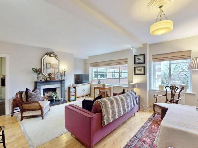 Flat for sale in Crouch End, Greater London