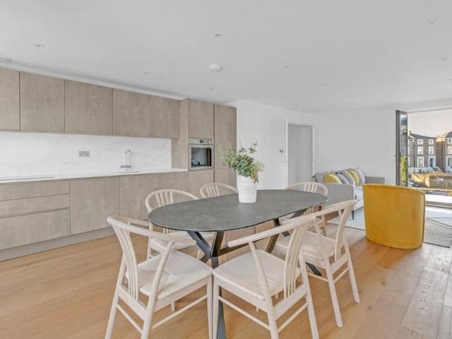 Flat for sale in Tufnell Park, Greater London