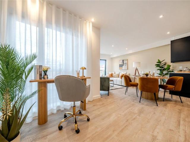 Flat for sale in London Borough of Bexley, Greater London