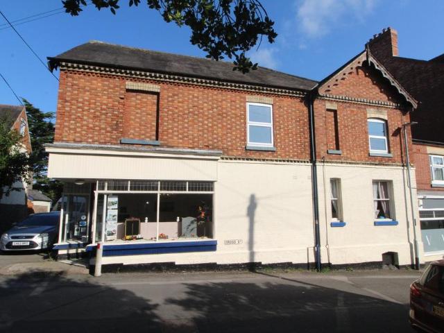 Flat for sale in Pinfold, Leicestershire