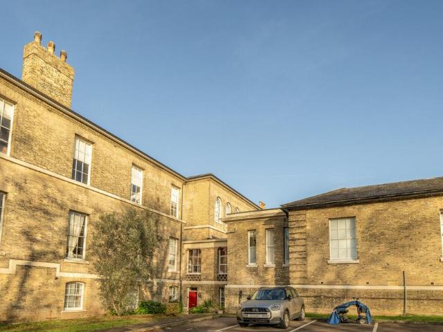 Flat for sale in Shooters Hill, Greater London