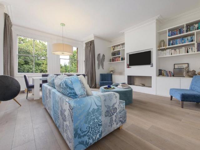 Flat for sale in Belsize Park, Greater London