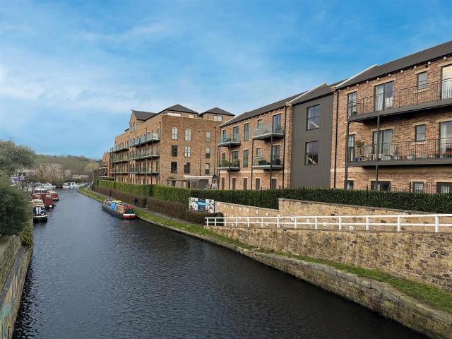 Flat for sale in Lower Hopton, Mirfield