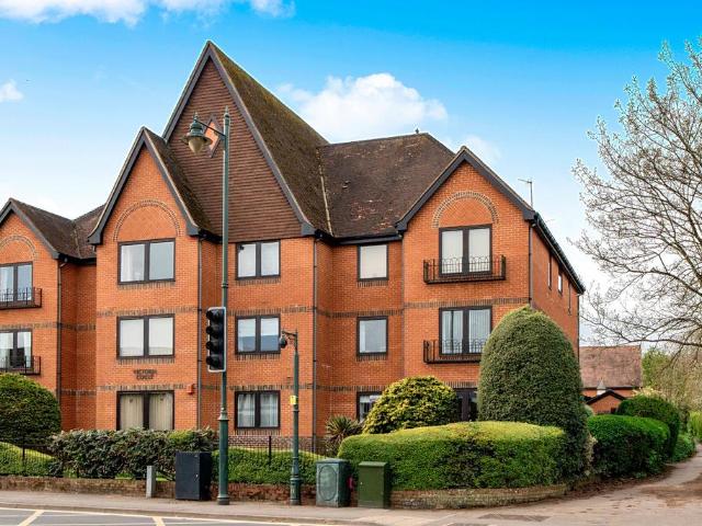 Flat for sale in Henley-on-Thames, Berrick Salome