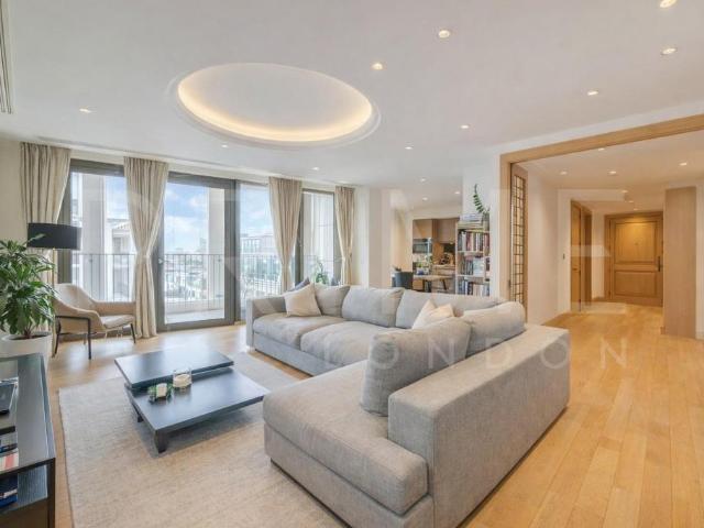Flat for sale in Greater London