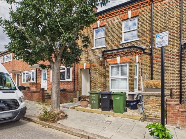 Flat for sale in Tulse Hill, Greater London