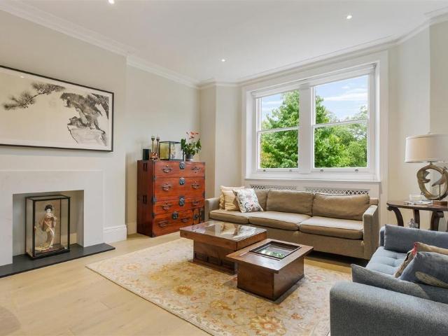 Flat for sale in Primrose Hill, Greater London