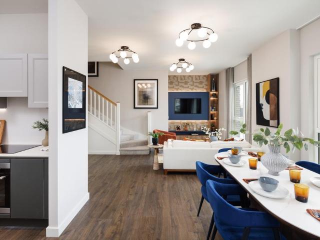 Flat for sale in Harrow Weald, Greater London