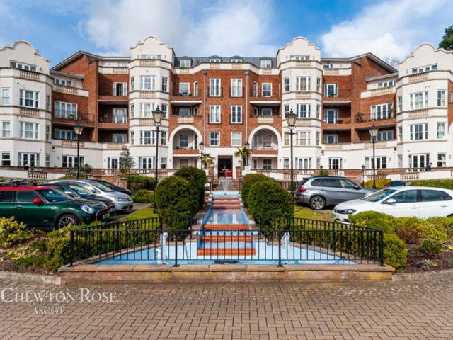 Flat for sale in Sunninghill and Ascot, Ascot