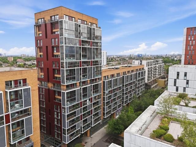 Flat for sale in Dalston, De Beauvoir Town