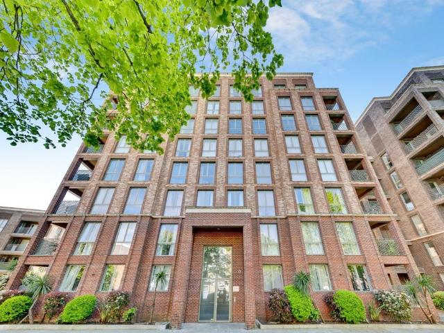 Flat for sale in Kenton, Greater London