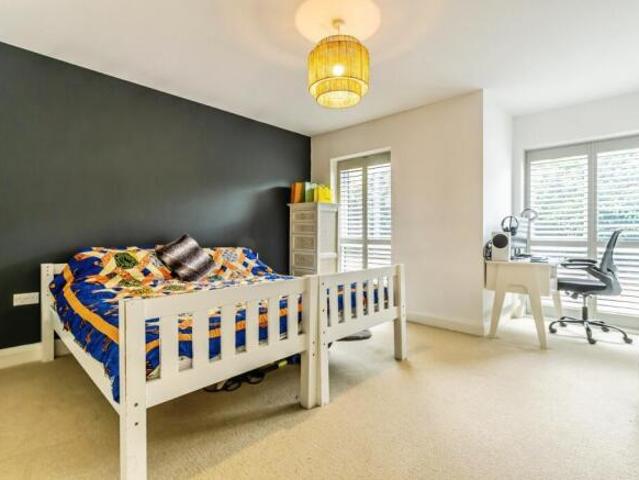 Apartment for sale in London Borough of Croydon, South Norwood