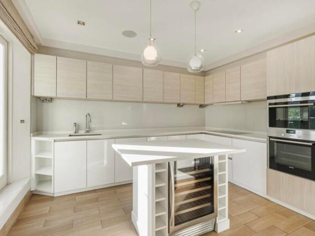 Apartment for sale in South Kensington, Greater London
