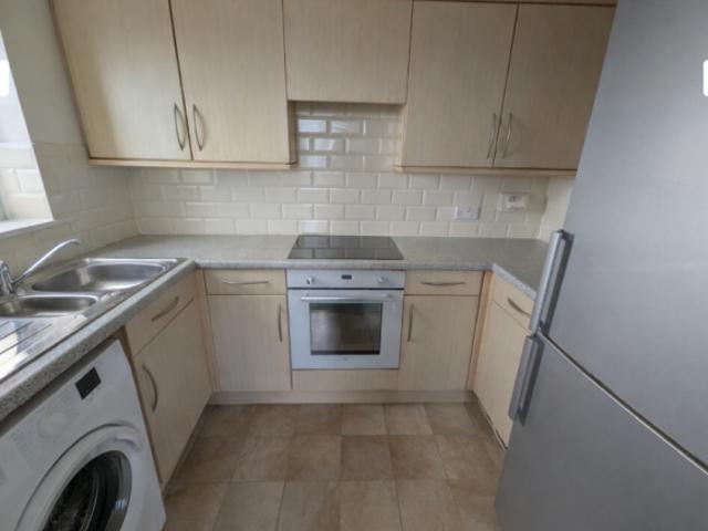 Apartment for sale in Manor Top, Sheffield