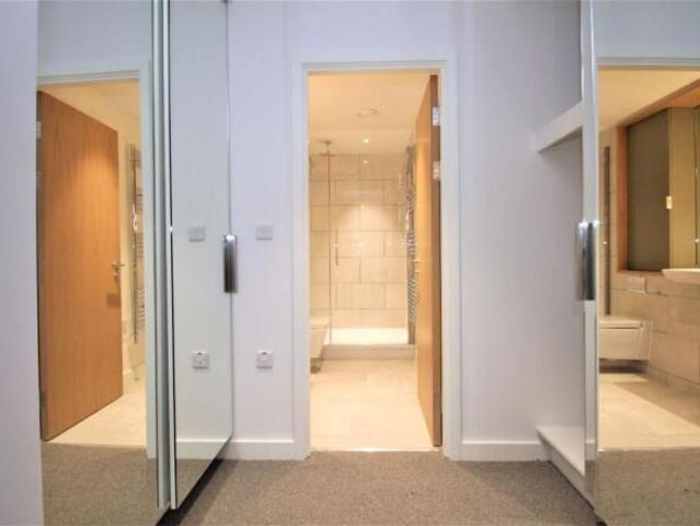 Apartment for sale in Canning Town, Greater London