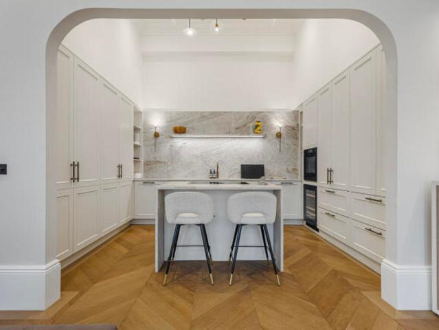 Apartment for sale in Kensington, Greater London