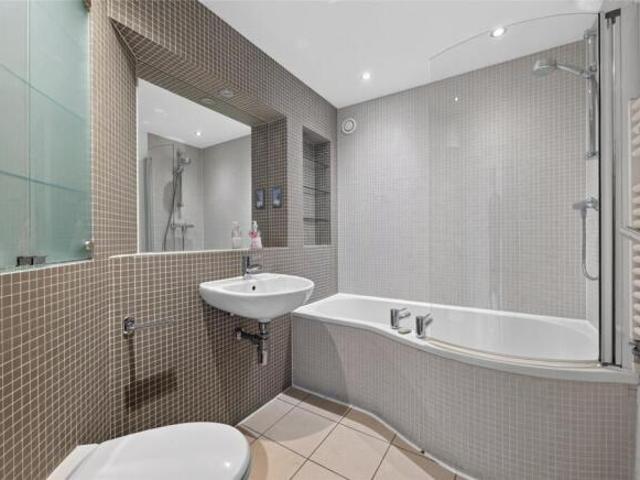 Apartment for sale in Gayfield, Broughton