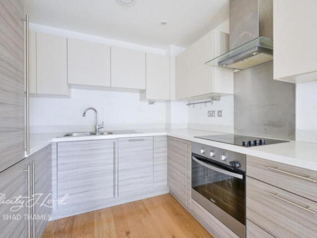 Apartment for sale in Plaistow, Greater London