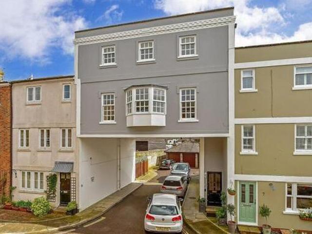 House for sale in Arundel, Clapham