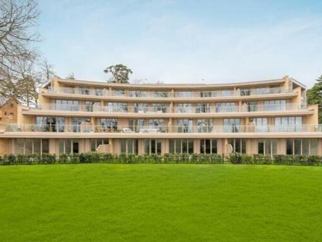 House for sale in Ascot