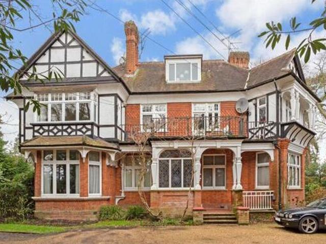 House for sale in Ascot
