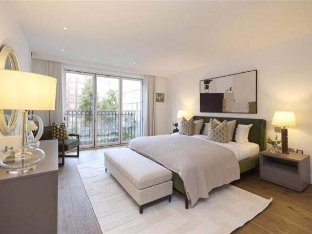 Apartment for sale in Bayswater, Greater London