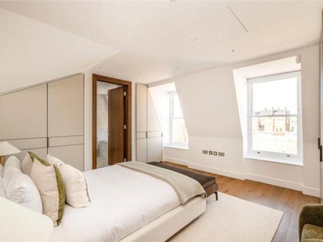 Apartment for sale in Notting Hill, Greater London