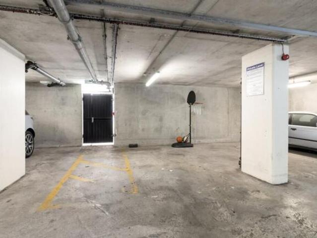 Apartment for sale in Warwick Road Estate, Greater London
