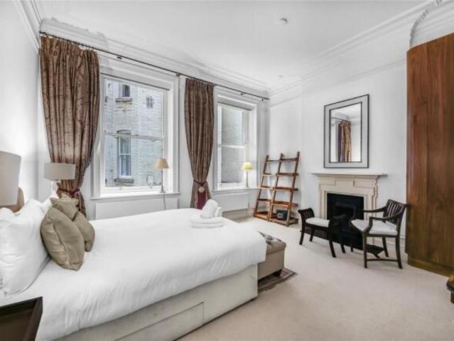 Apartment for sale in Saint Giles, Bloomsbury