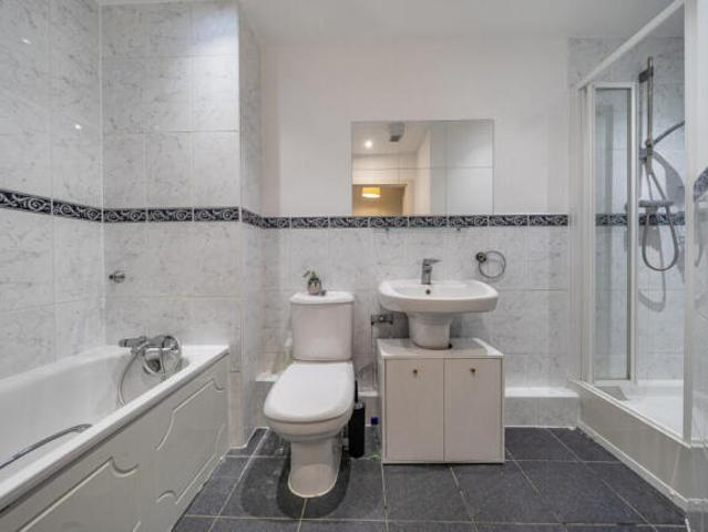 Apartment for sale in The Slade, Oxfordshire