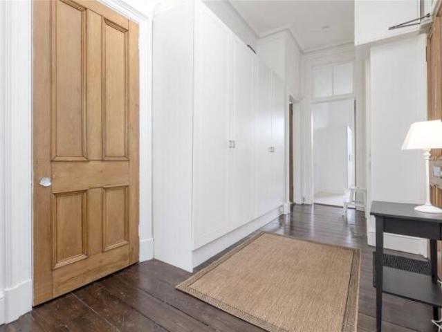 Apartment for sale in Broughton, Scotland