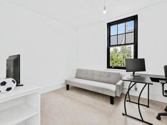 Apartment for sale in Northampton, West Northamptonshire