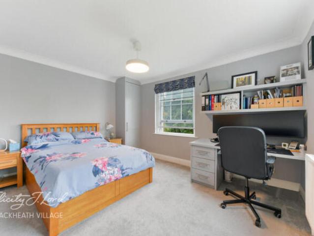 Apartment for sale in Kidbrooke, Greater London