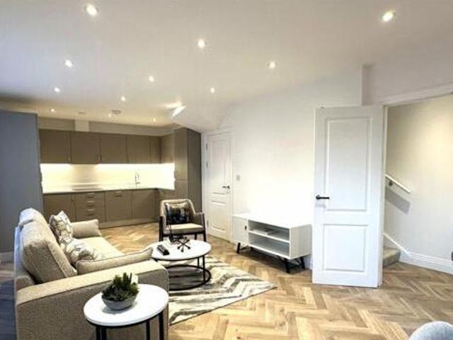 House for sale in Borehamwood, Hertsmere