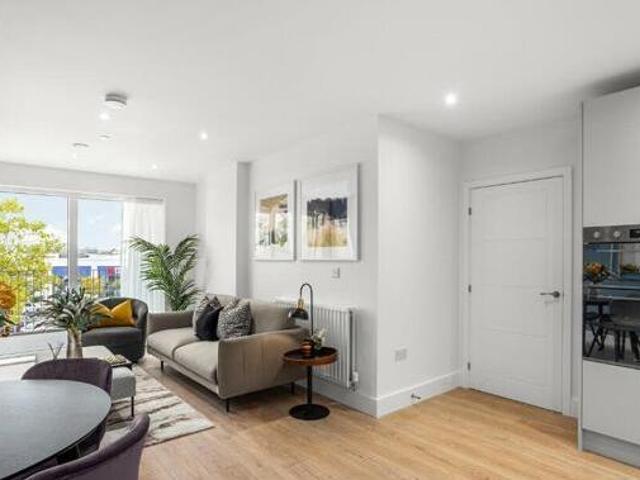 House for sale in Borehamwood, Hertsmere