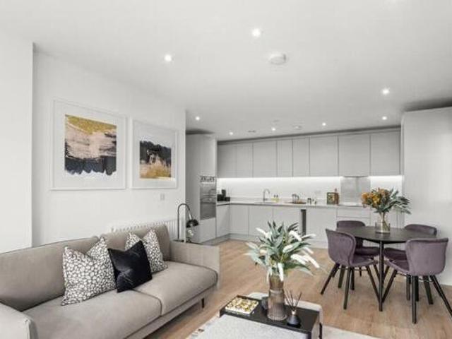 House for sale in Borehamwood, Hertsmere