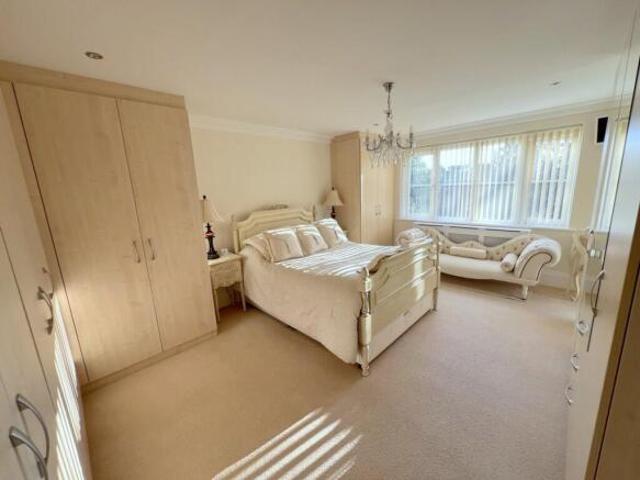 Apartment for sale in Branksome Park, Poole