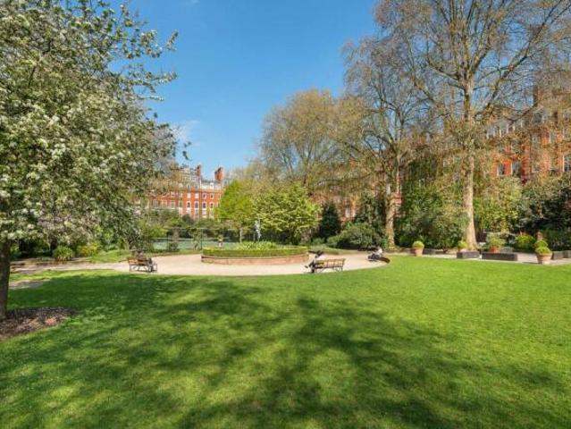Apartment for sale in Chelsea, Greater London