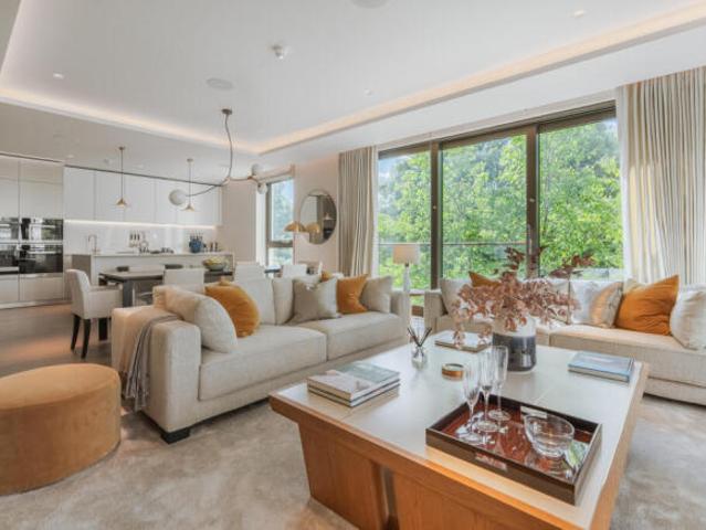 Apartment for sale in Kensington, Greater London