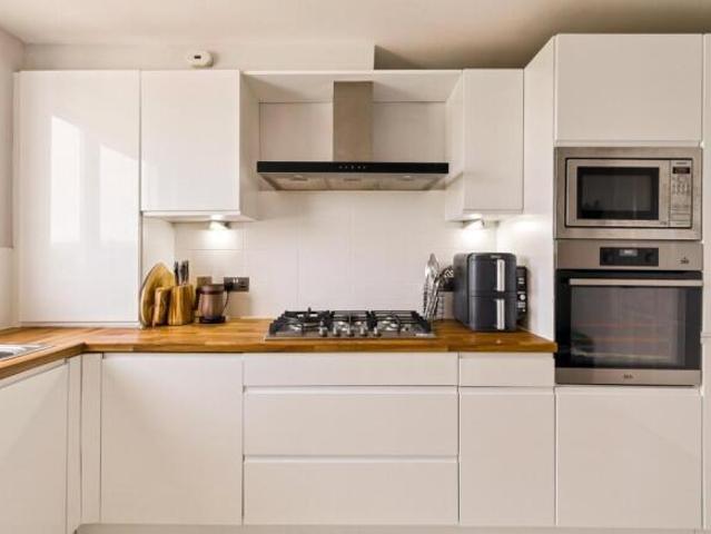 Apartment for sale in Bearsden, Scotland