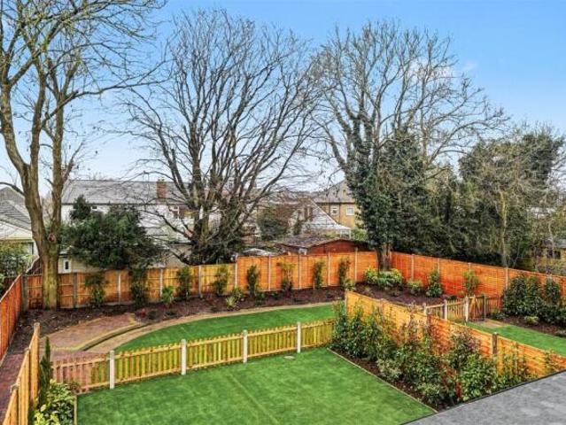 Apartment for sale in London Borough of Enfield, Greater London
